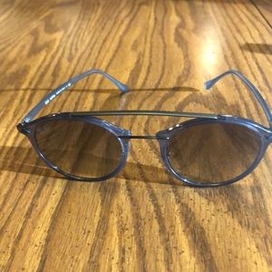 Ray-Ban 4266 Gradient Mirror/Gray sunglasses